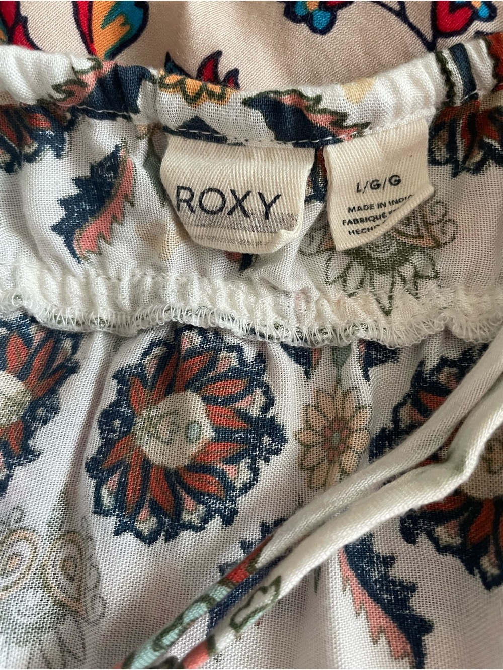 Roxy Woman’s Maxi in SZ L dress is in gently used condition - Picture 8 of 8